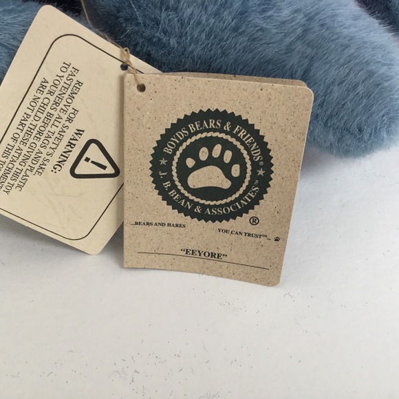 Boyds Collection Pooh Bears Winter Holiday Eeyore with Christmas Ornament - Picture 8 of 16